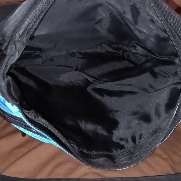 Puma Messenger Bag - Picture 4 of 10